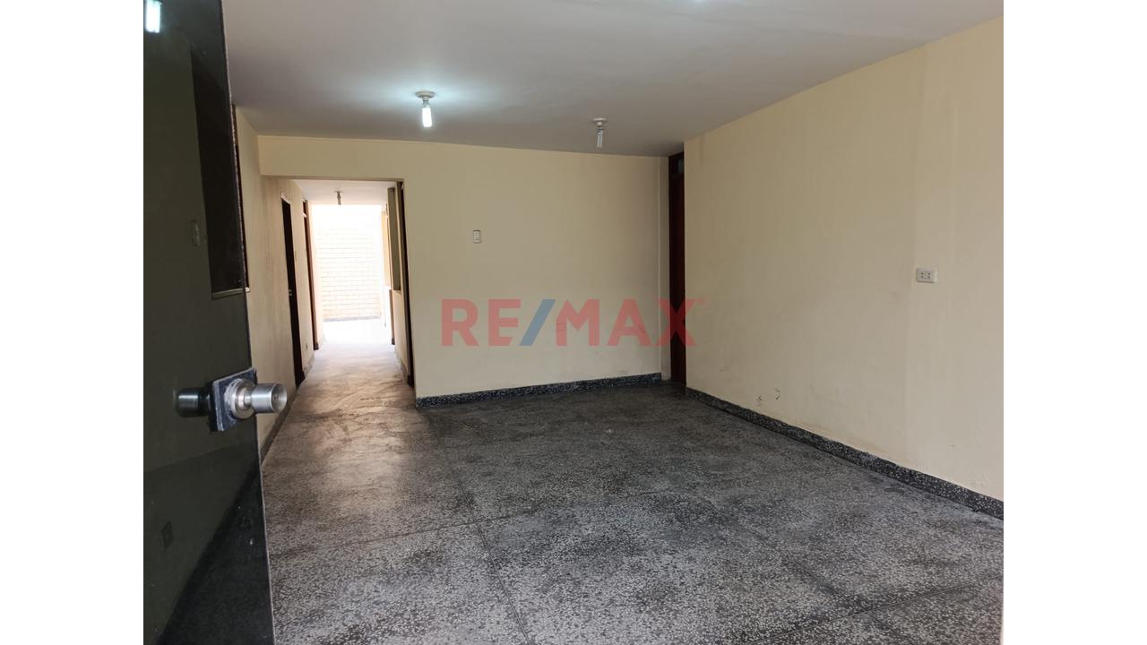 Alquilo Casa Con Buena Distribución De 245 M² | San Miguel - 16