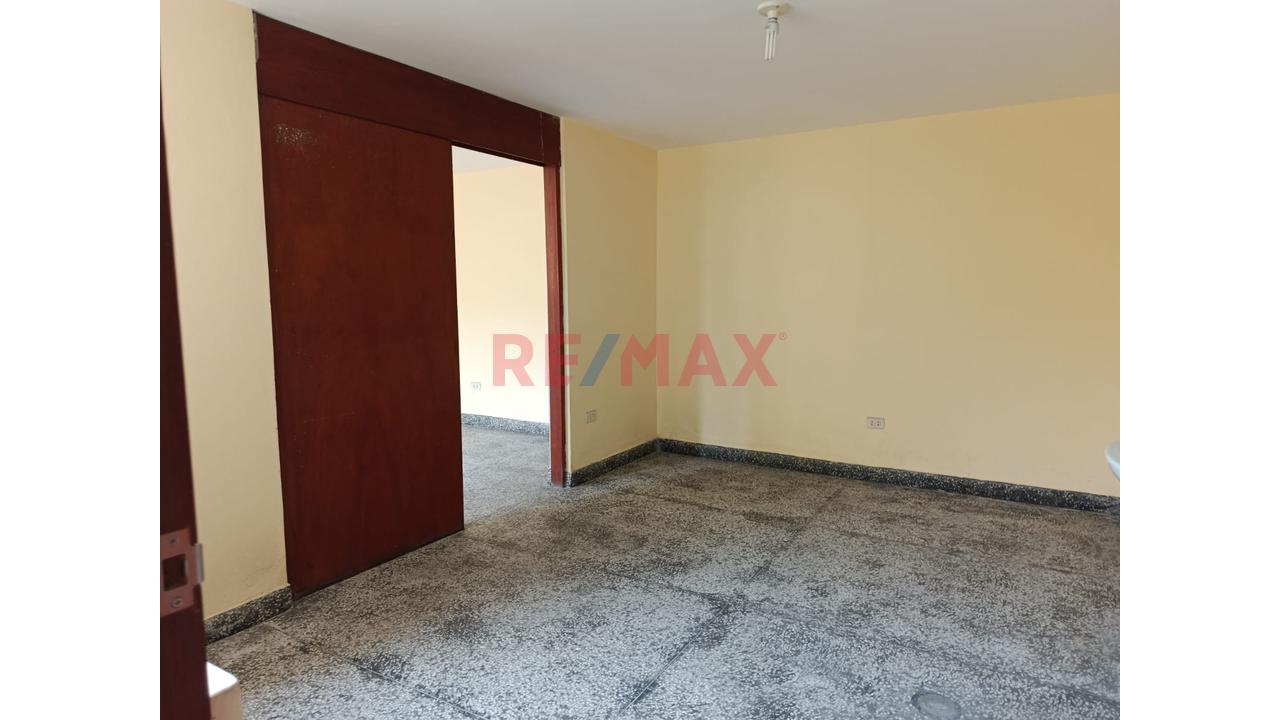 Alquilo Casa Con Buena Distribución De 245 M² | San Miguel - 15