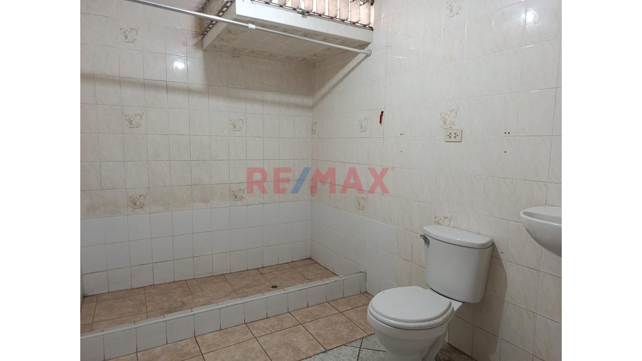 Alquilo Casa Con Buena Distribución De 245 M² | San Miguel - 10