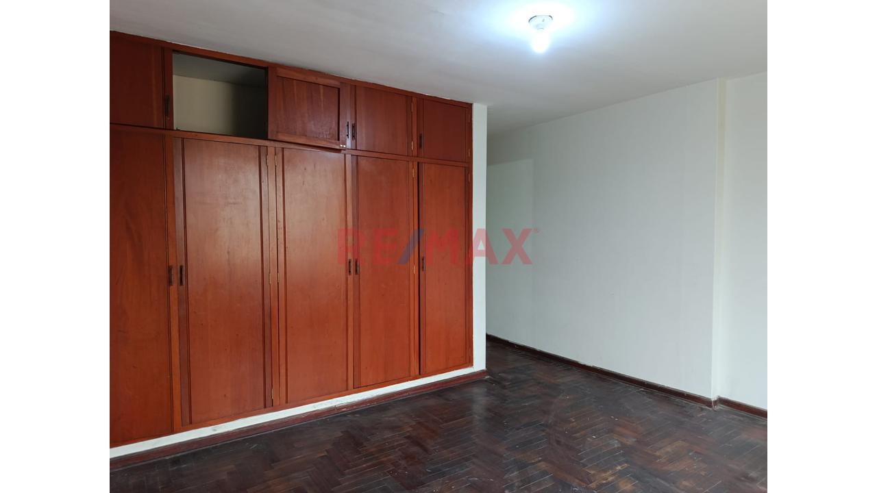 Alquilo Casa Con Buena Distribución De 245 M² | San Miguel - 6