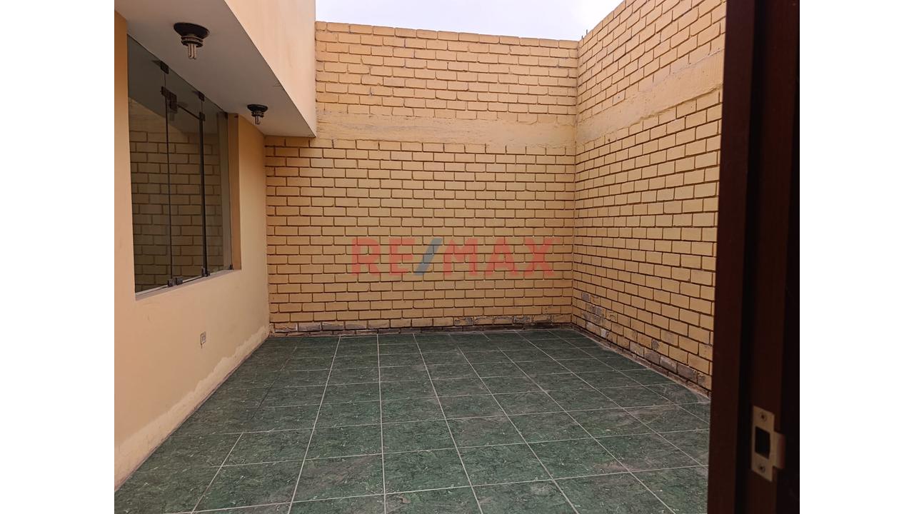 Alquilo Casa Con Buena Distribución De 245 M² | San Miguel - 19
