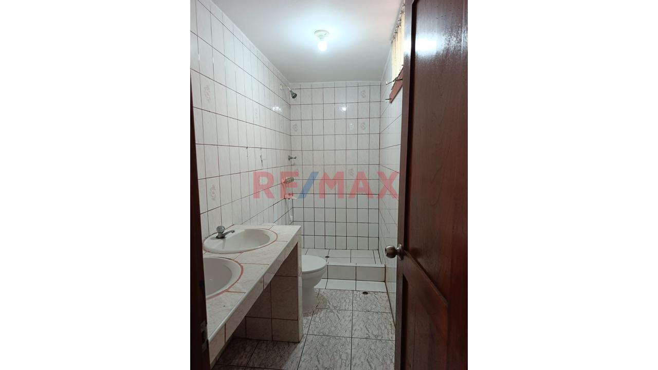 Alquilo Casa Con Buena Distribución De 245 M² | San Miguel - 11