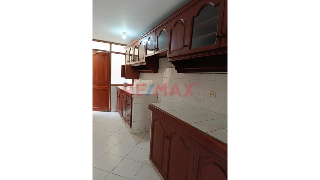Alquilo Casa Con Buena Distribución De 245 M² | San Miguel - 3