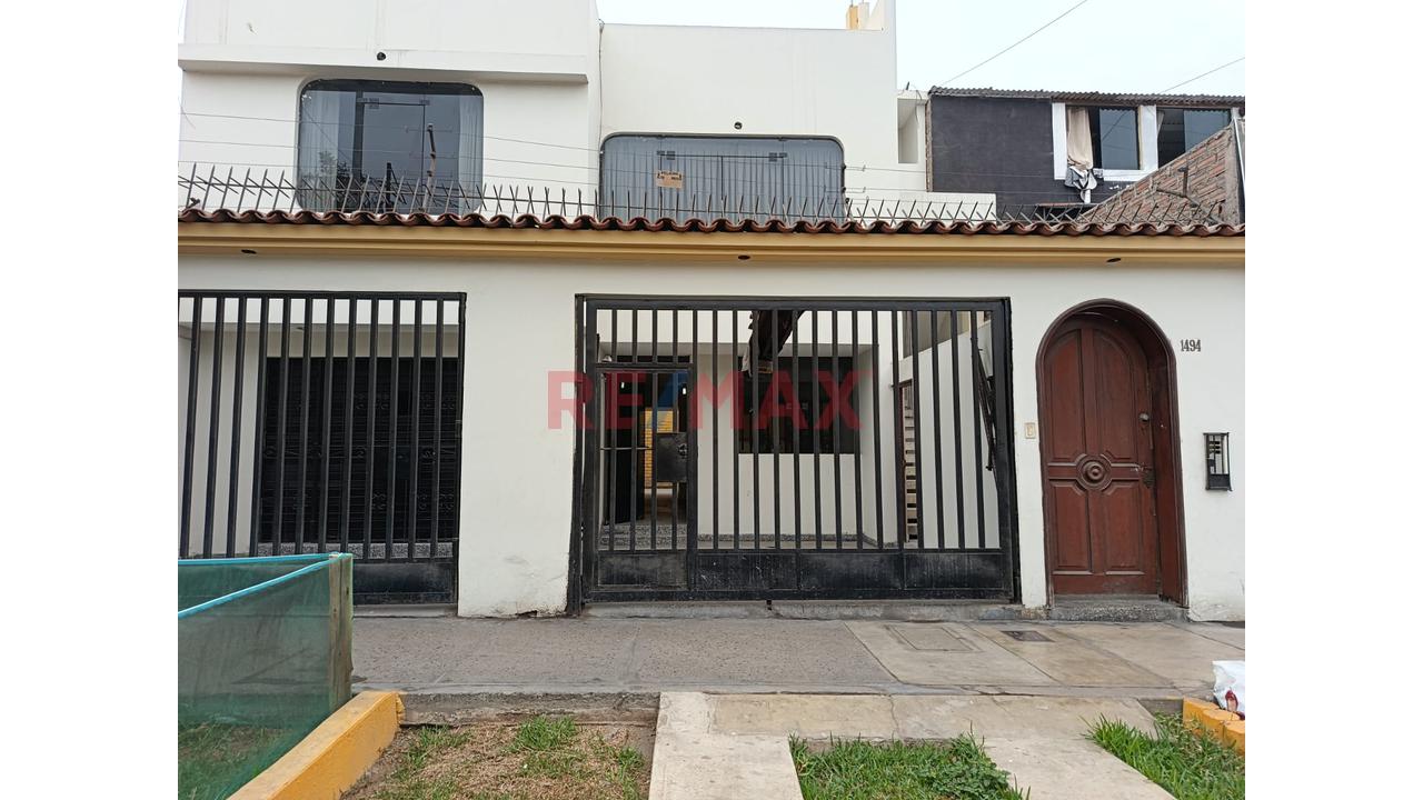 Alquilo Casa Con Buena Distribución De 245 M² | San Miguel - 21