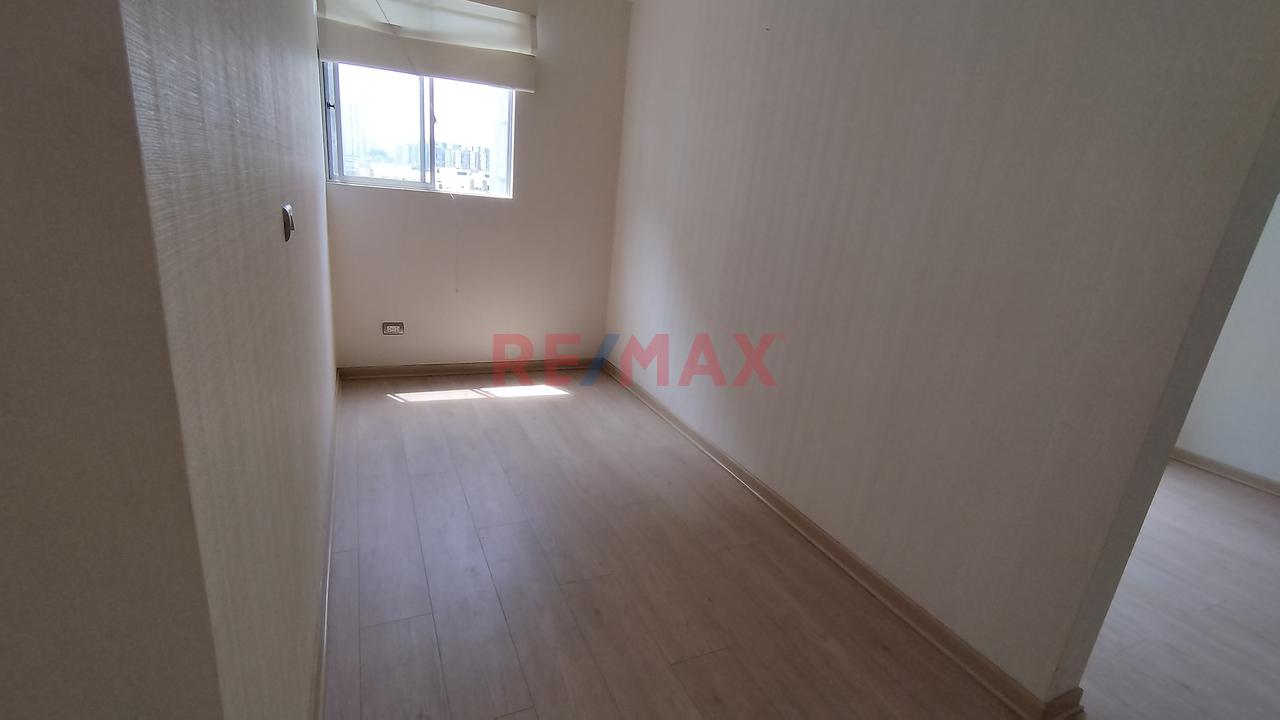 Se Alquila Departamento De 61M2 En Condomio Alto Benavides - Cercado De Lima - 2