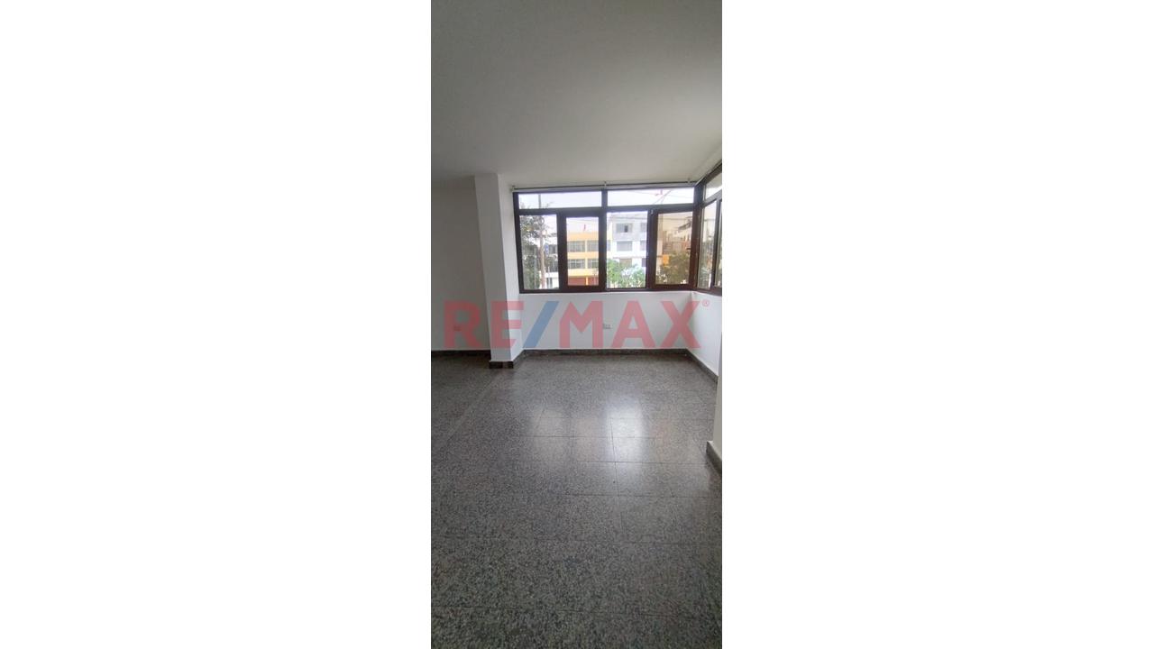 Alquilo Local Comercial U Oficina  En Piso 2 En Misma Avenida Dominicos — foto 5