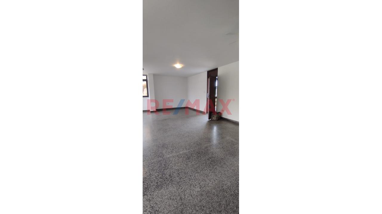 Alquilo Local Comercial U Oficina  En Piso 2 En Misma Avenida Dominicos — foto 6