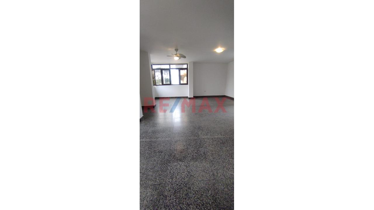 Alquilo Local Comercial U Oficina  En Piso 2 En Misma Avenida Dominicos — foto 3