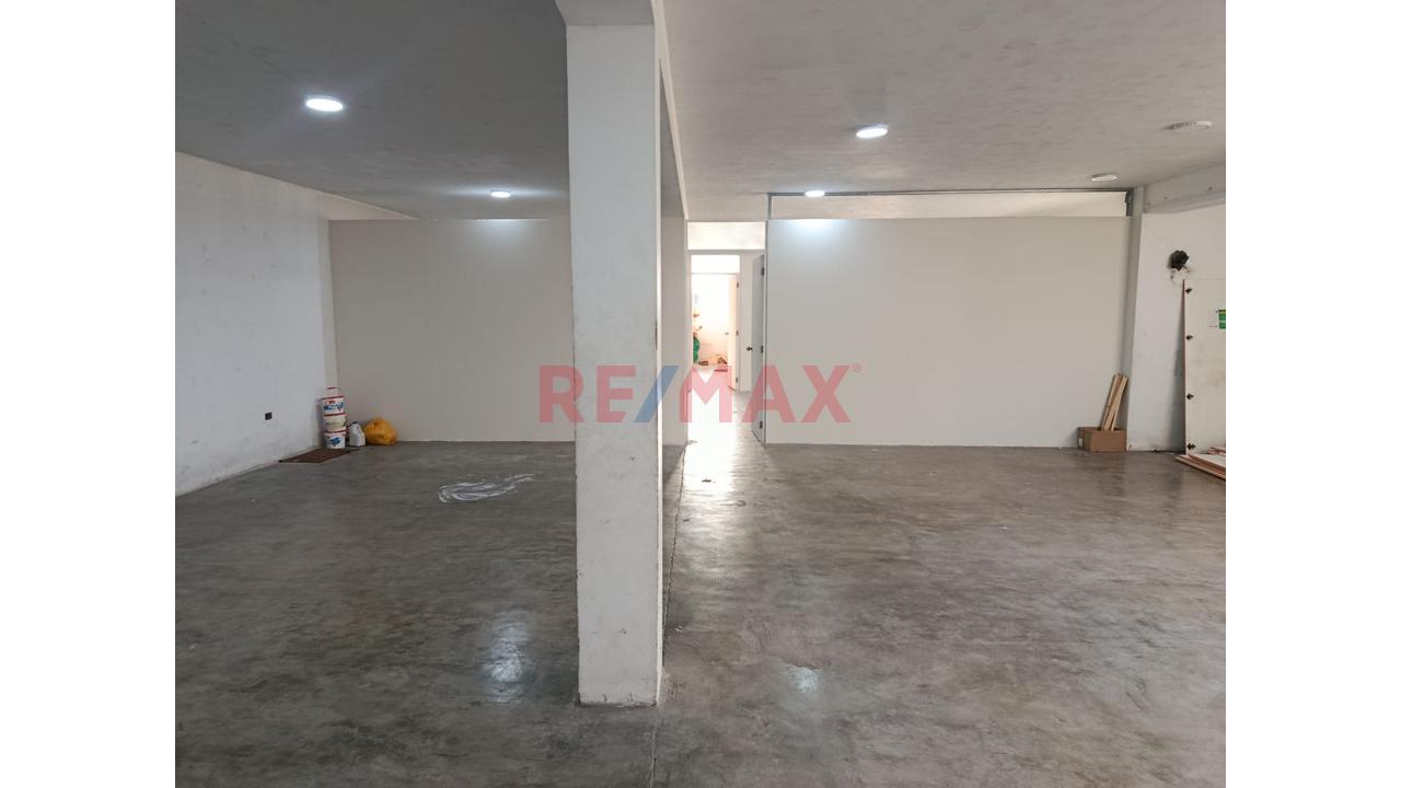 Local comercial de 200 m² en San Martin de Porres — foto 3
