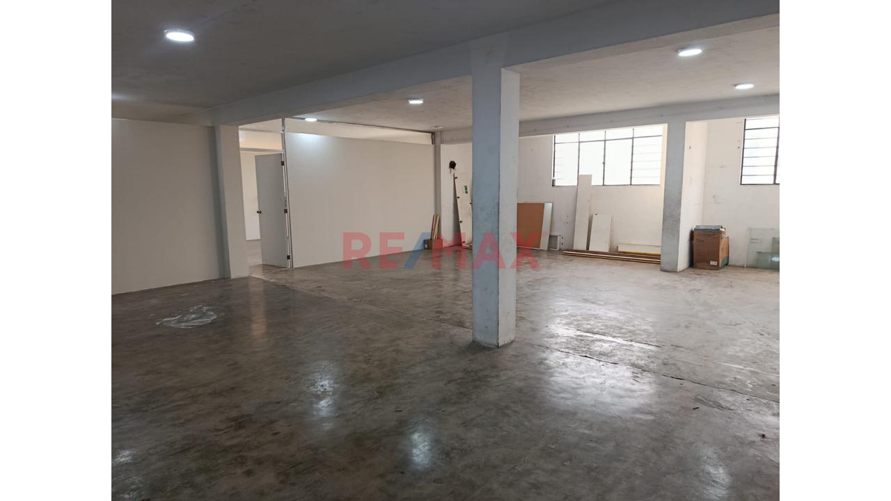 🚀 Local Comercial, Almacén U Oficinas En Alquiler – ¡Excelente Ubicación! - 8