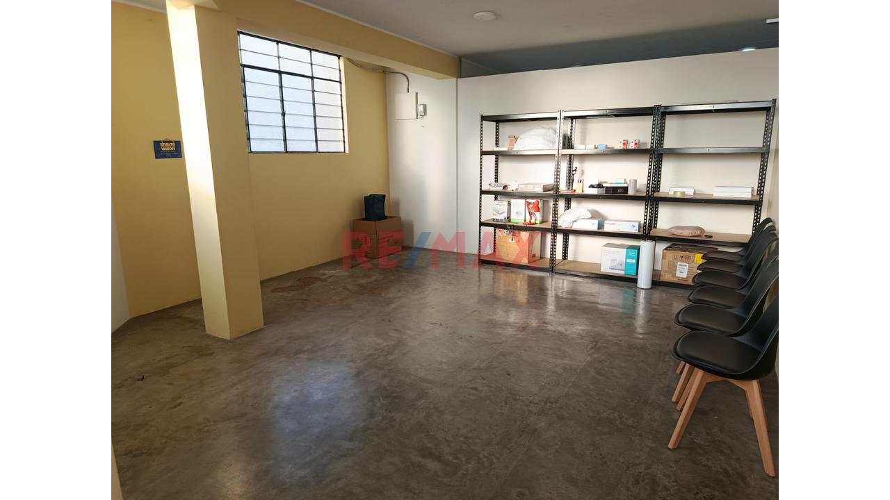🚀 Local Comercial, Almacén U Oficinas En Alquiler – ¡Excelente Ubicación! - 2