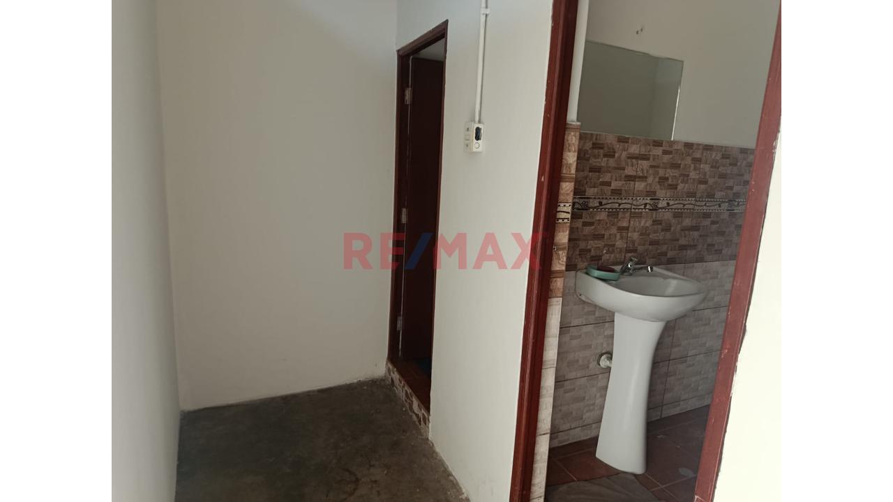 Local comercial de 200 m² en San Martin de Porres — foto 5