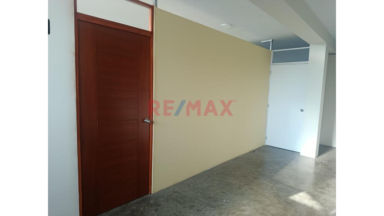 Local comercial de 200 m² en San Martin de Porres — foto 4