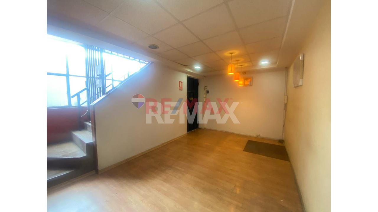 🏢 ¡Alquila Tu Nuevo Local Comercial En San Luis!- Piso 3 120M2 - 3