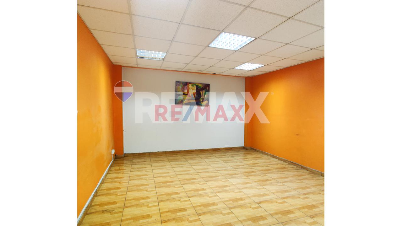 🏢 ¡Alquila Tu Nuevo Local Comercial En San Luis!- Piso 3 120M2 - 8