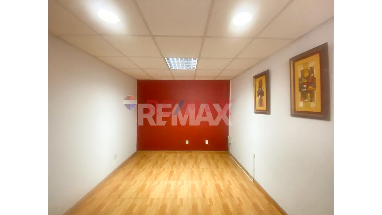 🏢 ¡Alquila Tu Nuevo Local Comercial En San Luis!- Piso 3 120M2 - 6