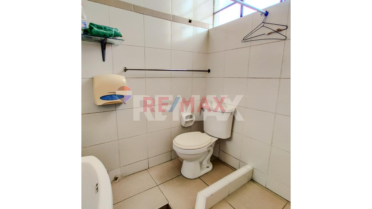 🏢 ¡Alquila Tu Nuevo Local Comercial En San Luis!- Piso 3 120M2 - 11