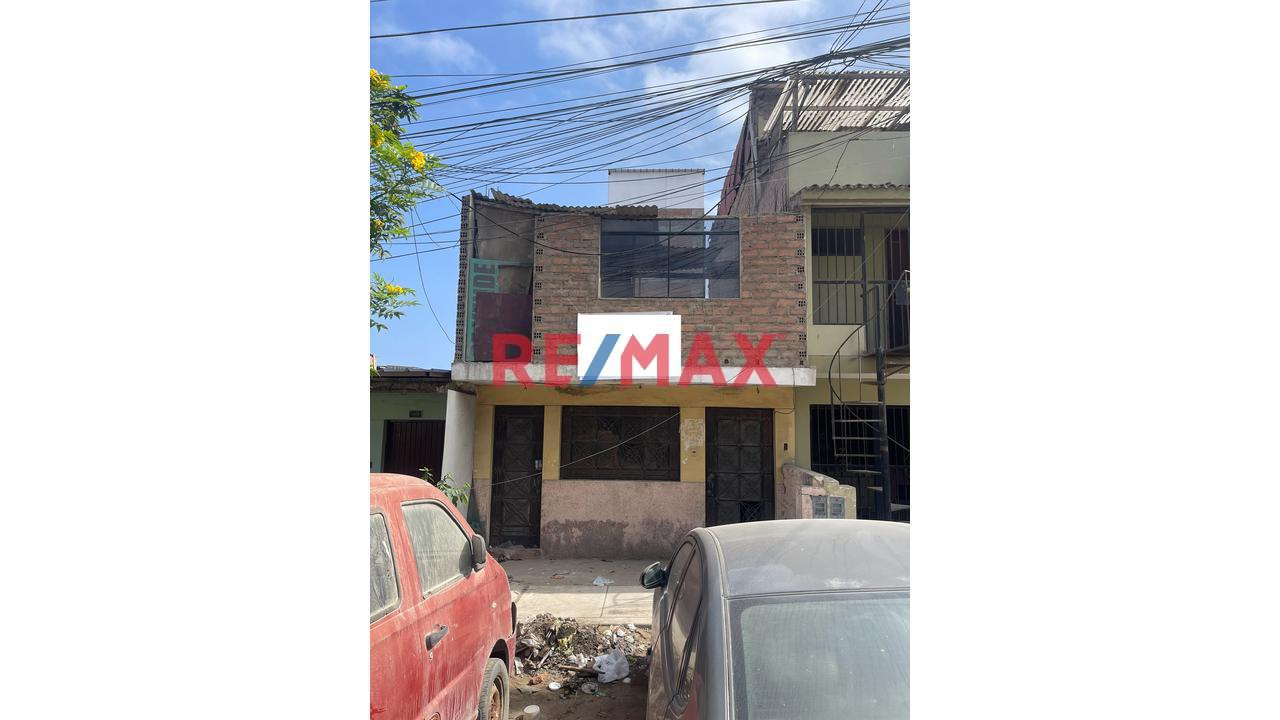 Terreno En Villa El Salvador A 5 Minutos Del Tren
