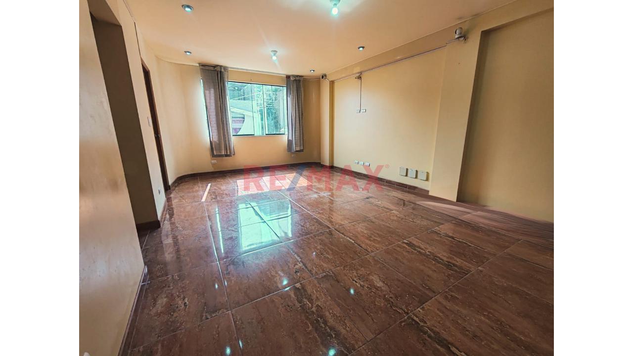Vendo Amplio Departamento De 108M2 En 2Do Piso Con Aires Incluidos