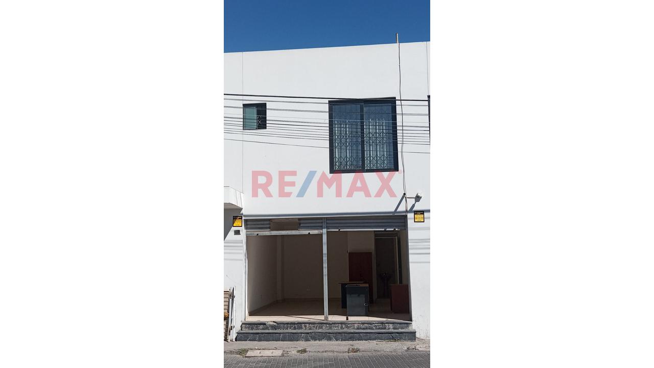 Se Alquila Oficina Y/O Local Comercial Por La Av. Parra