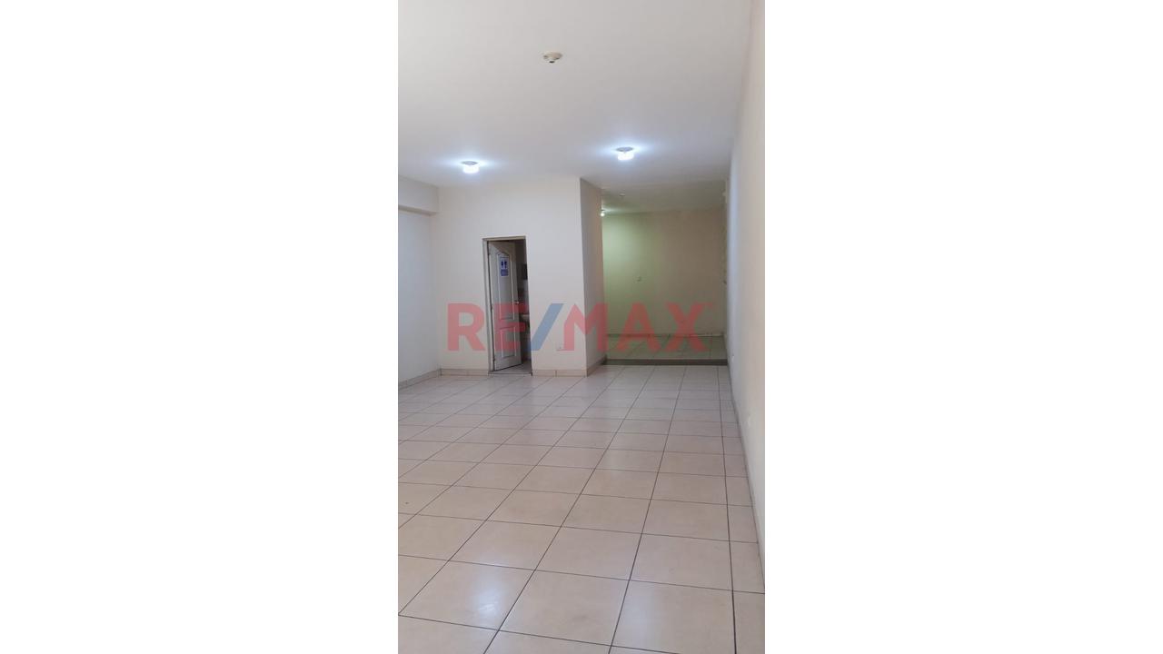 Se Alquila Oficina Y/O Local Comercial  Por La Av. Parra — foto 4