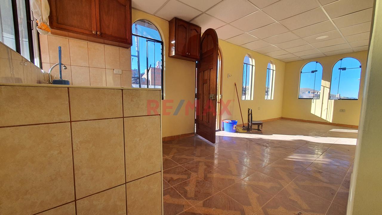 Venta De Casa De 5 Pisos - Puno - 17