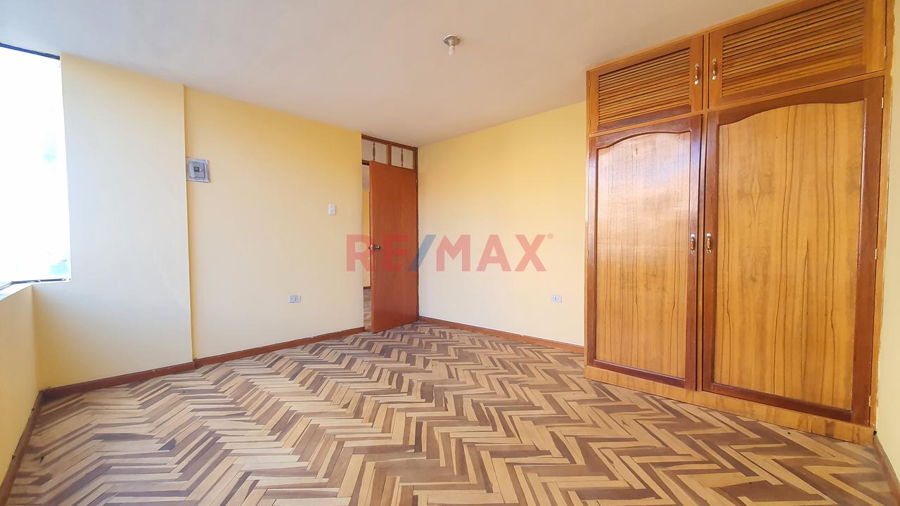 Venta De Casa De 5 Pisos - Puno - 12