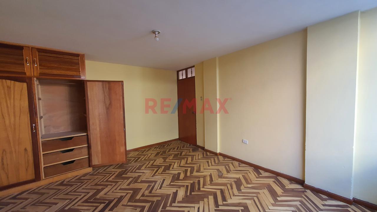 Venta De Casa De 5 Pisos - Puno - 9