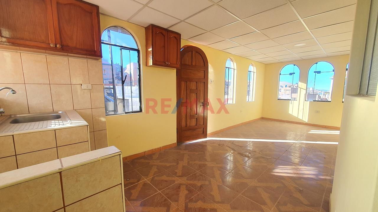 Venta De Casa De 5 Pisos - Puno - 19