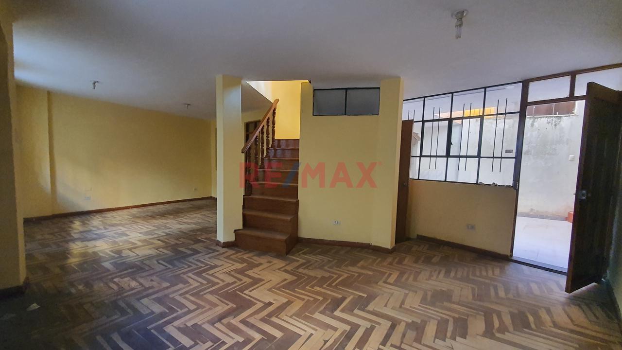 Venta De Casa De 5 Pisos - Puno - 2