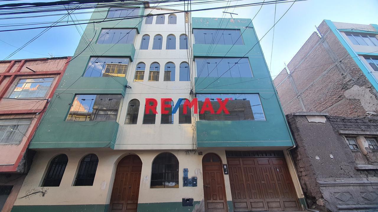 Venta De Casa De 5 Pisos - Puno