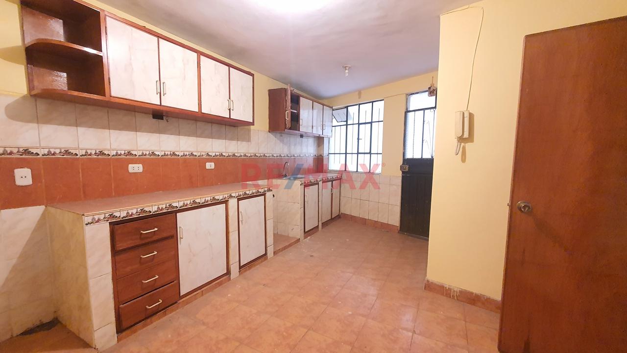 Venta De Casa De 5 Pisos - Puno - 4