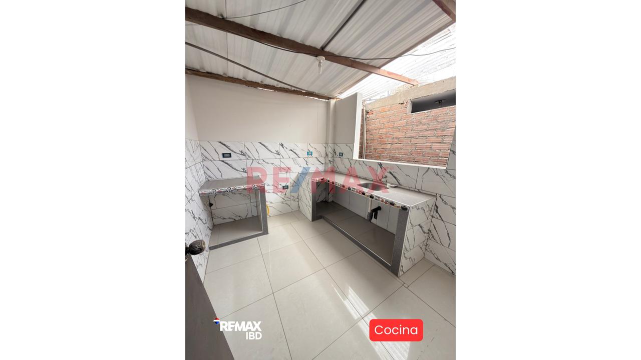 Casa De 3 Pisos Independientes = 3 Oportunidades De Generar Ingresos En Carabayllo Frente A Parque — foto 6