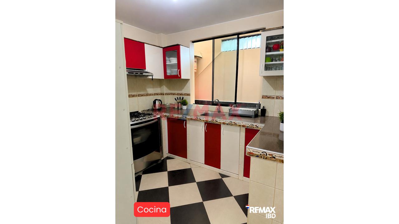 Casa De 3 Pisos Independientes = 3 Oportunidades De Generar Ingresos En Carabayllo Frente A Parque — foto 12