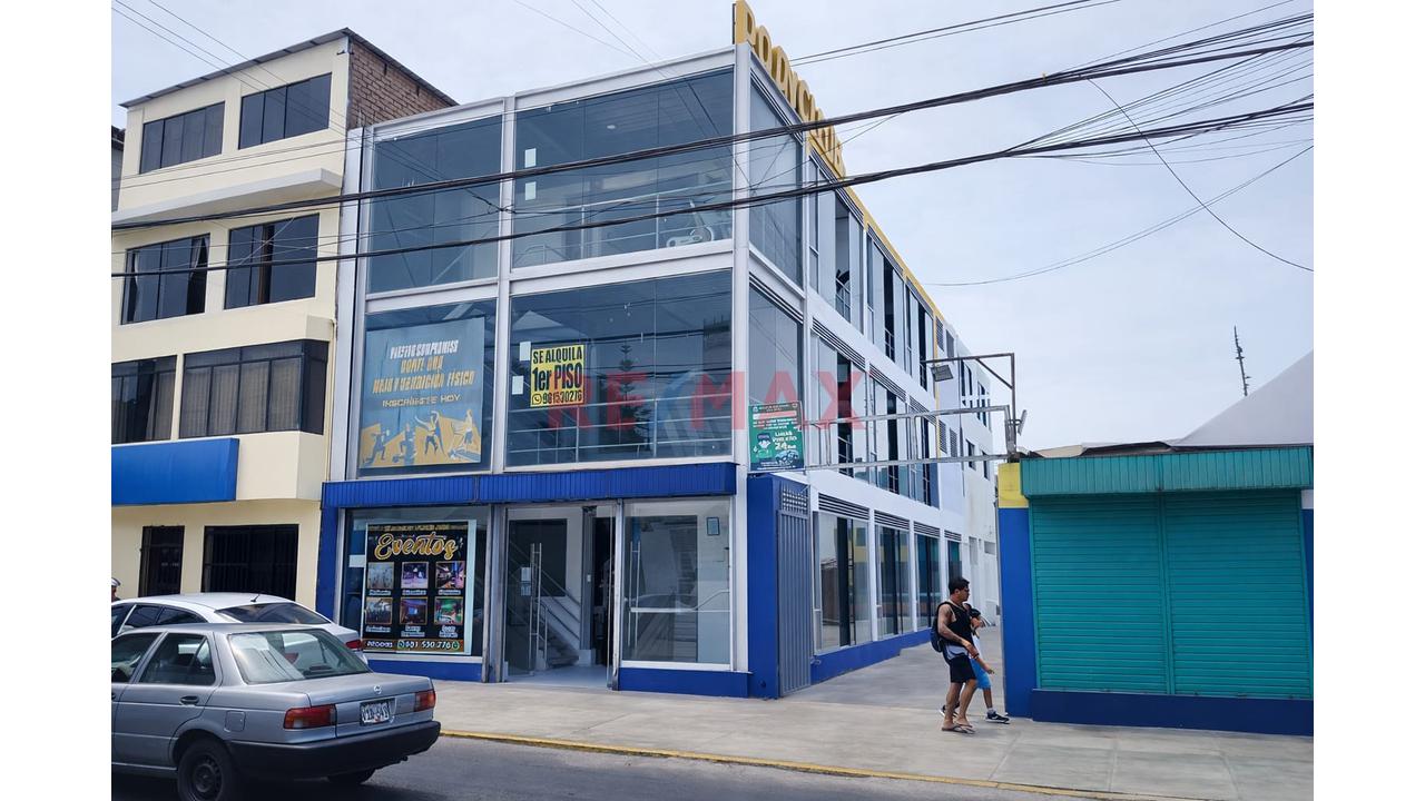 🏢 Alquiler De Local Comercial De 3 Pisos  Para Empresas O Franquicias — foto 4