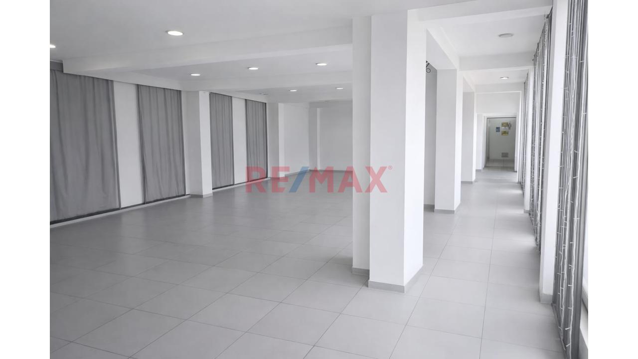🏢 Alquiler De Local Comercial De 3 Pisos  Para Empresas O Franquicias — foto 7