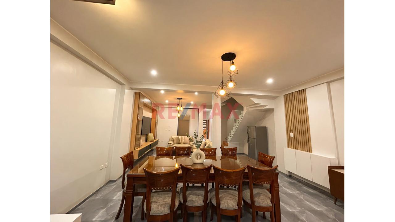 Vendo Moderna Casa Frente A Parque En Urb. Privada Carabayllo  Con Seguridad 24/7 — foto 2