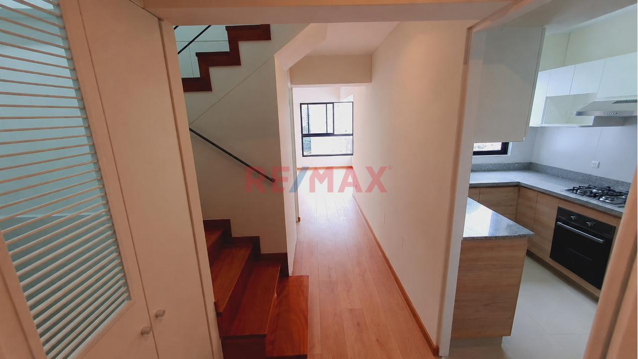 Vendo Hermoso Duplex En Jesus Maria Frente A La Upc 🏙️🏙️ - 4