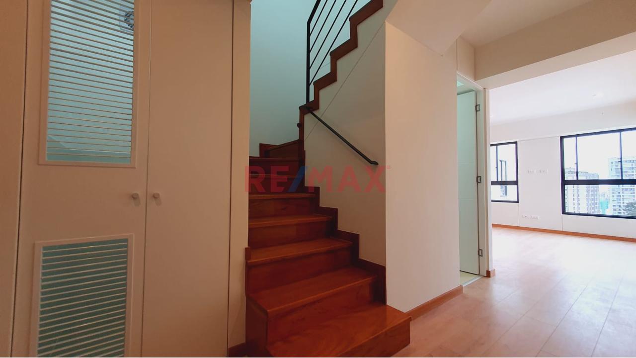 Vendo Hermoso Duplex En Jesus Maria Frente A La Upc 🏙️🏙️ - 3