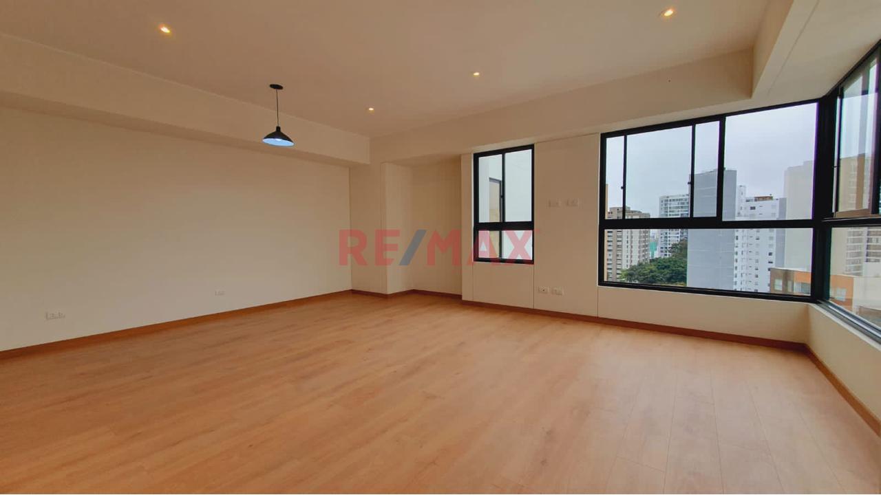 Vendo Hermoso Duplex En Jesus Maria Frente A La Upc 🏙️🏙️ - 2