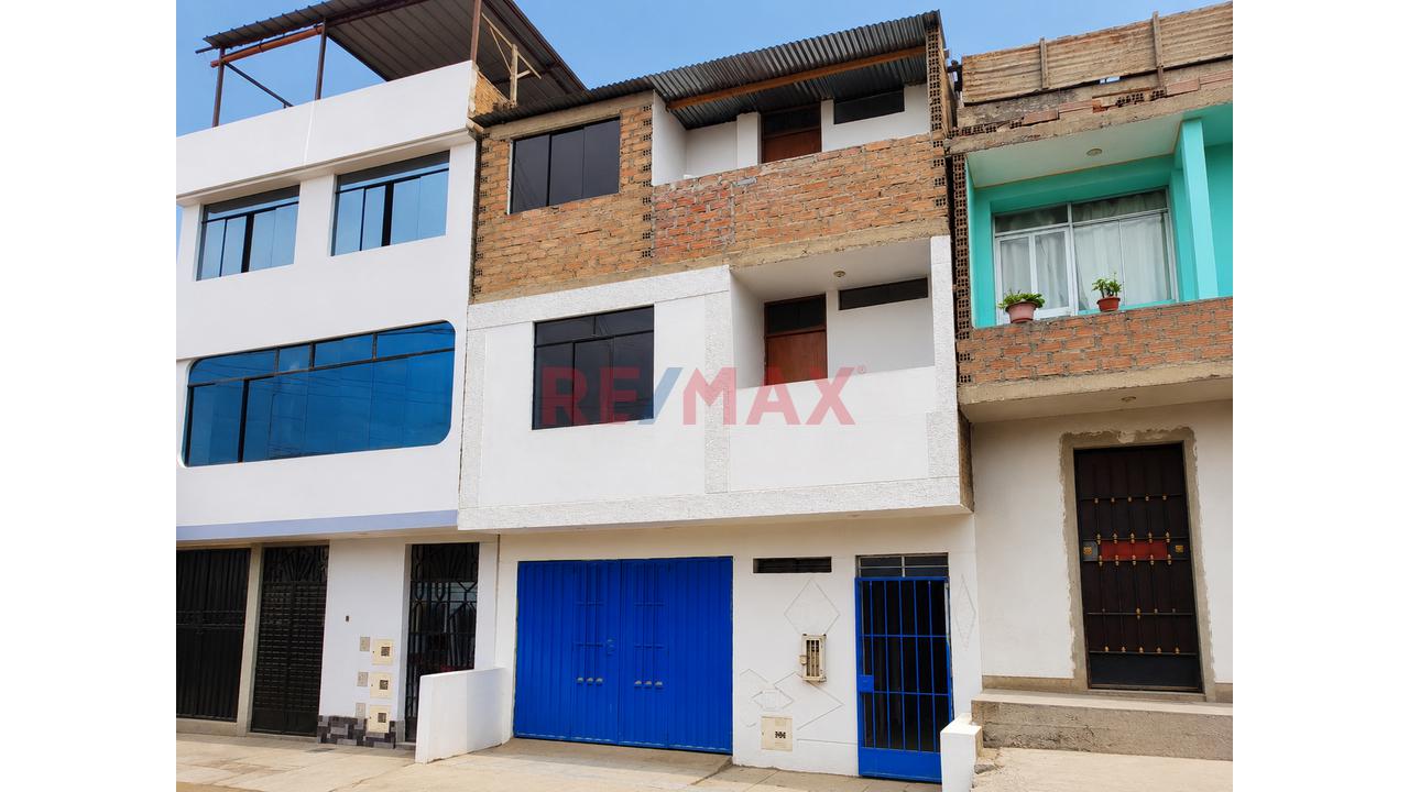 Casa 03 Pisos - Gran Oportunidad De Inversión Vivienda, Alquileres, Kinder - Ate (Huaycan) - 2