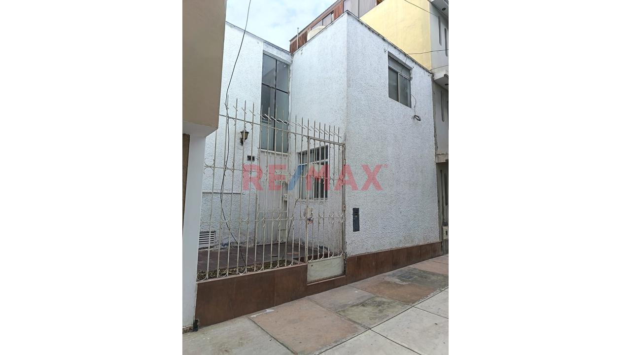 Venta De Casa Urb. Los Precursores - 1