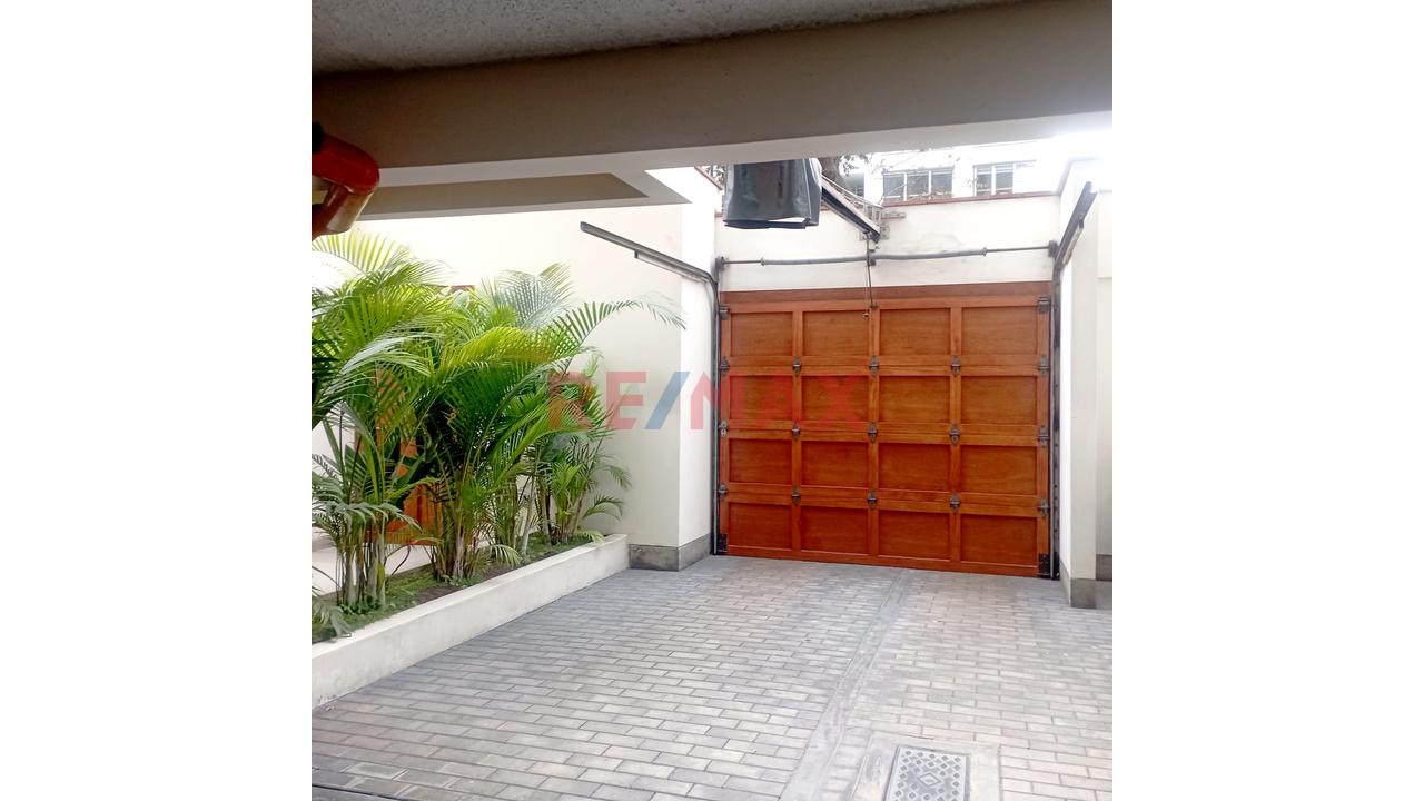 Se Vende Excelente Departamento De 3 Dormitorios En Av. Casimiro Ulloa, Miraflores — foto 10