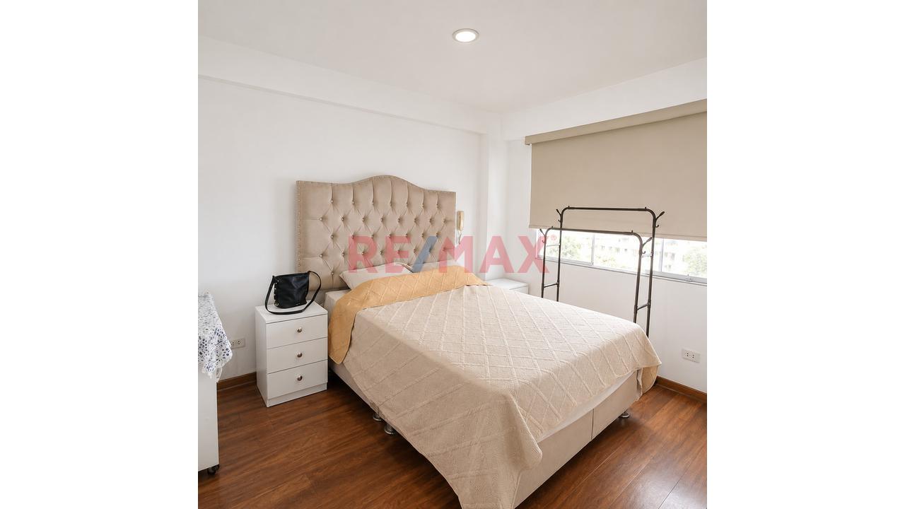 Se Vende Excelente Departamento De 3 Dormitorios En Av. Casimiro Ulloa, Miraflores — foto 4