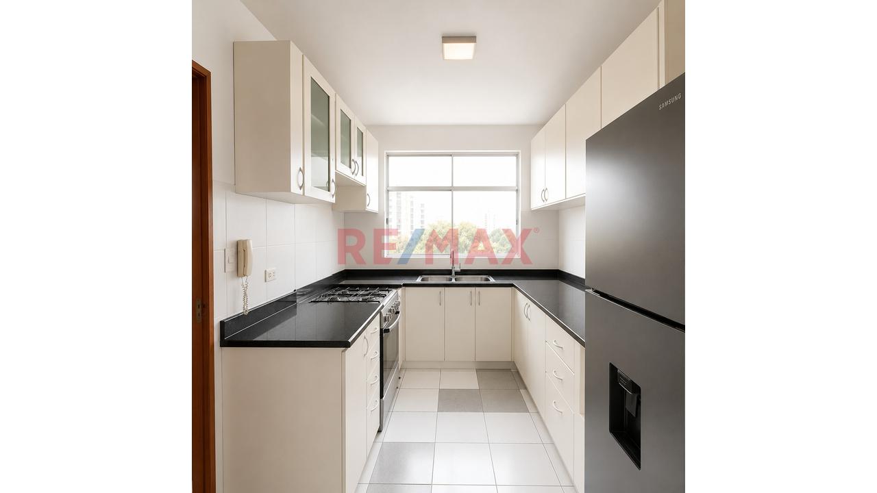 Se Vende Excelente Departamento De 3 Dormitorios En Av. Casimiro Ulloa, Miraflores — foto 6