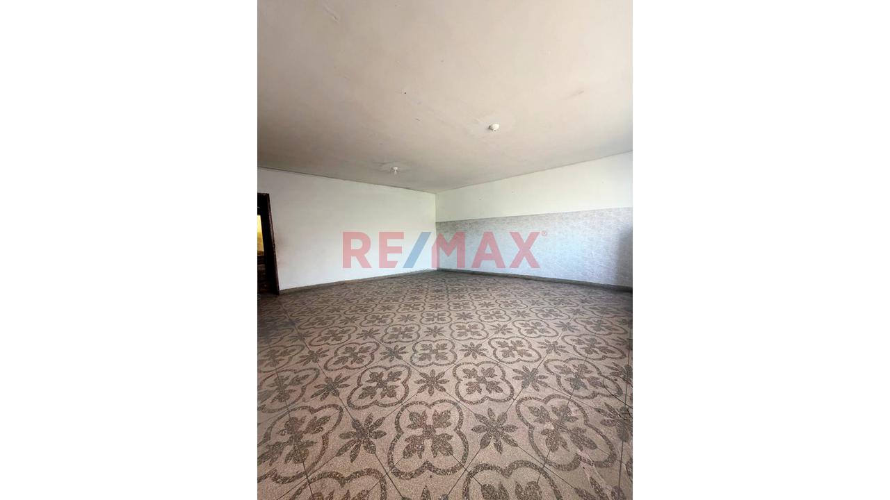 Se Alquila Local Comercial De Tres Pisos En Av. Universitaria A Dos Cuadras De Ovalo Infantas — foto 3
