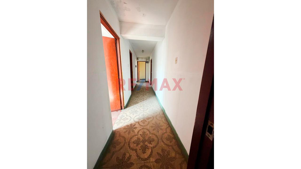 Se Alquila Local Comercial De Tres Pisos En Av. Universitaria A Dos Cuadras De Ovalo Infantas — foto 13