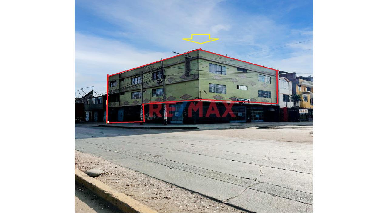 Se Alquila Local Comercial De Tres Pisos En Av. Universitaria A Dos Cuadras De Ovalo Infantas