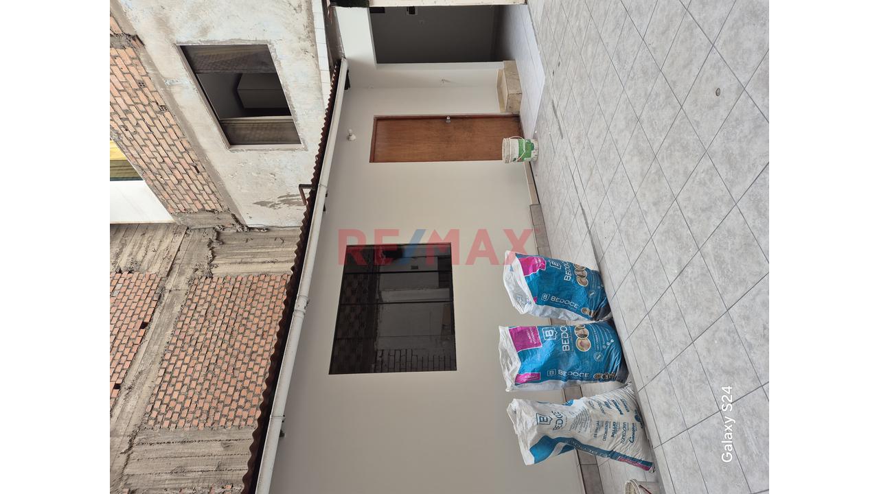 Alquiler/ Local Comercial/Sol De Oro/ Los Olivos/ 100M2/ Piso 1/ S/3800 — foto 3