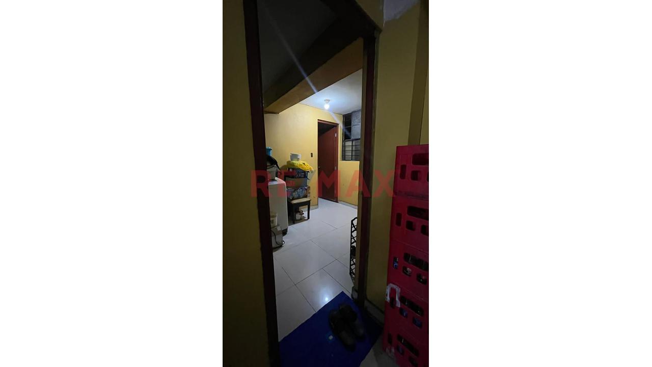 Primer Y Segundo Piso En Venta En Una Zona Altamente Comercial De Av. San Luis. - 4